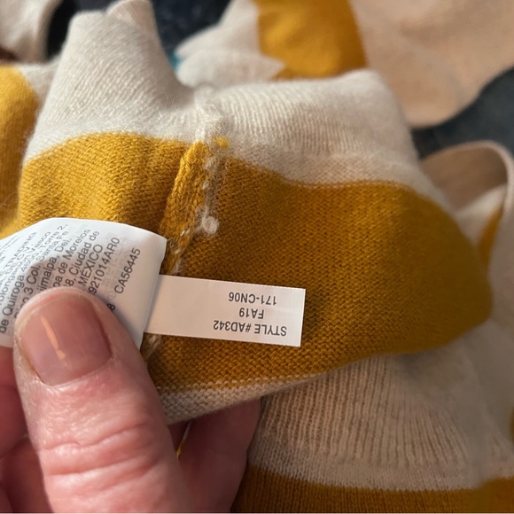 NWOT Jcrew Everyday cashmere crewneck sweater in multicolor stripe - Picture 9 of 9